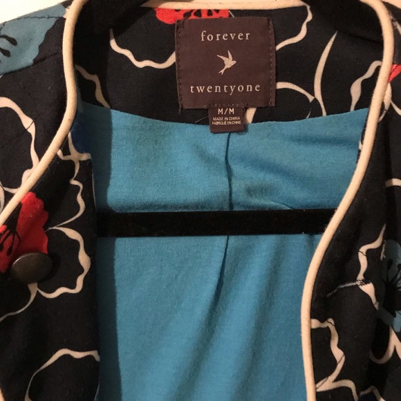 Jacket 🧥 - Picture 3 of 3